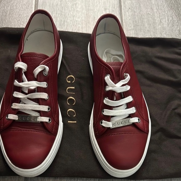Gucci Red Sneakers Classic Low-Top Design - Picture 1 of 5